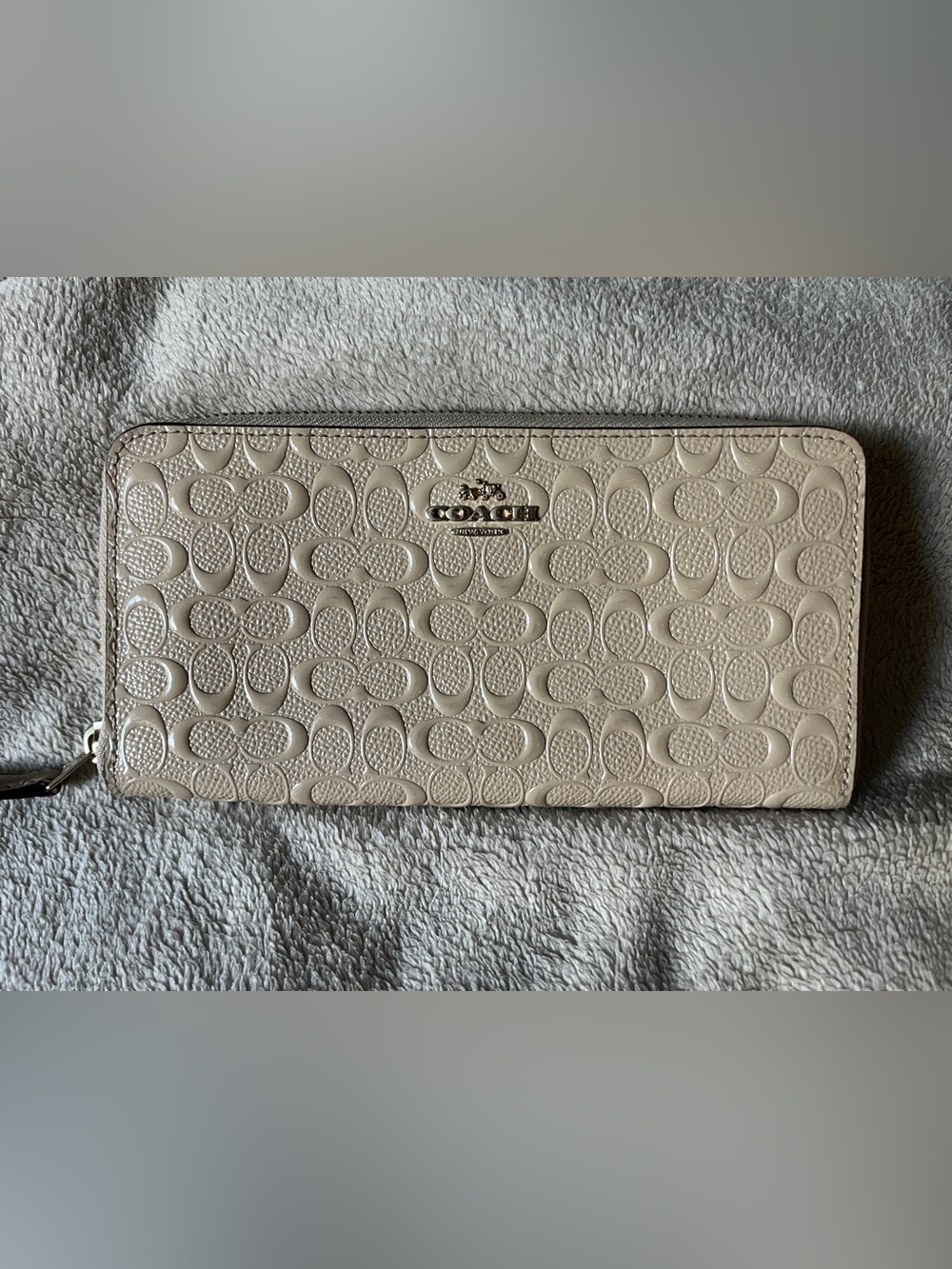 Coach Patent Signature Zip Wallet in Light Beige